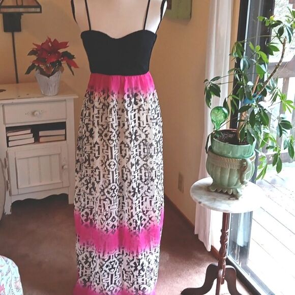 Three Pink Hearts Maxi Dress - Picture 2 of 13